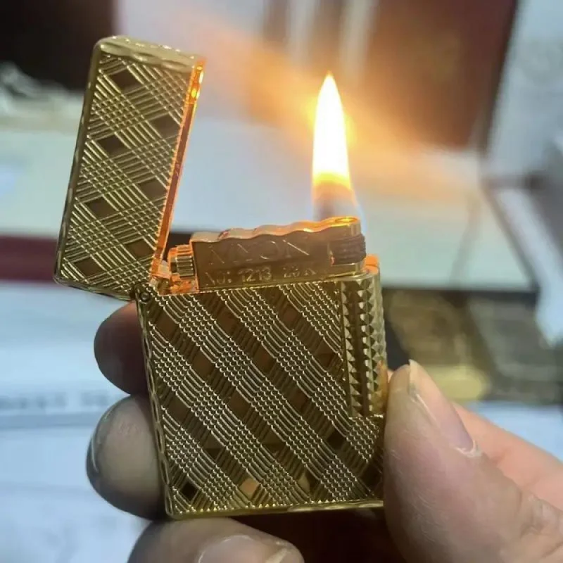 

Vintage Gold Plated Copper Lighter Engraved One Piece Molding Portable Gift For Men Dad Husband (Without Fuel)
