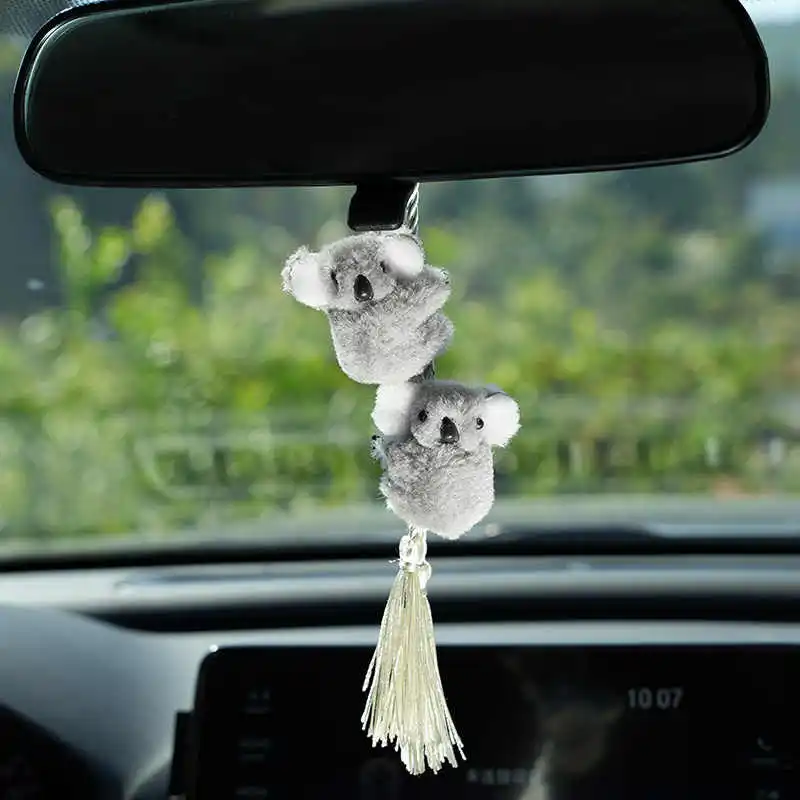 Adorno colgante para coche, decoración creativa de espejo retrovisor con forma de Koala de felpa con colgantes de borlas, accesorio Interior automotriz