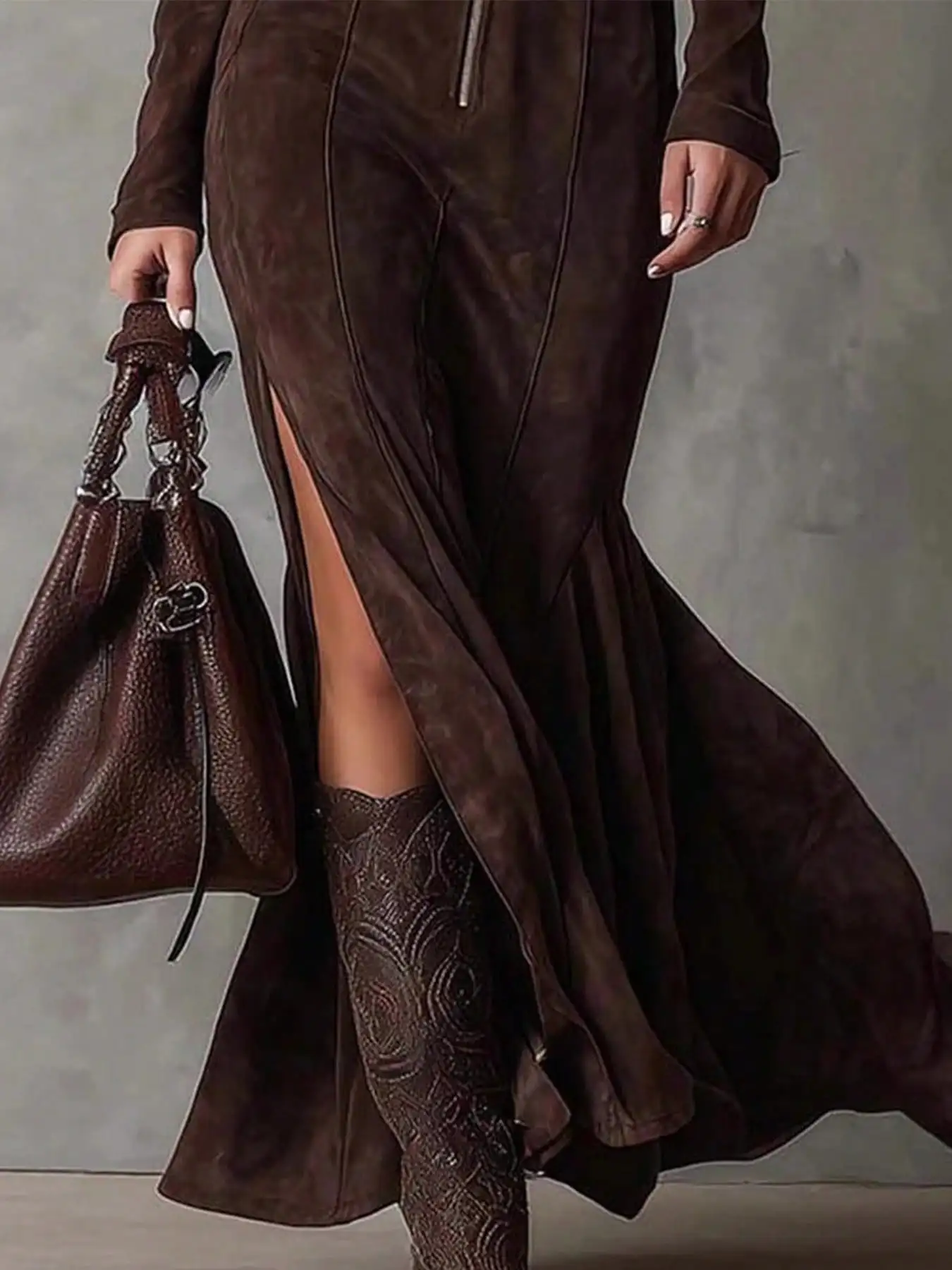 

Женское коричневое замшевое платье на молнии с высоким разрезом, приталенного кроя, для осени и зимы