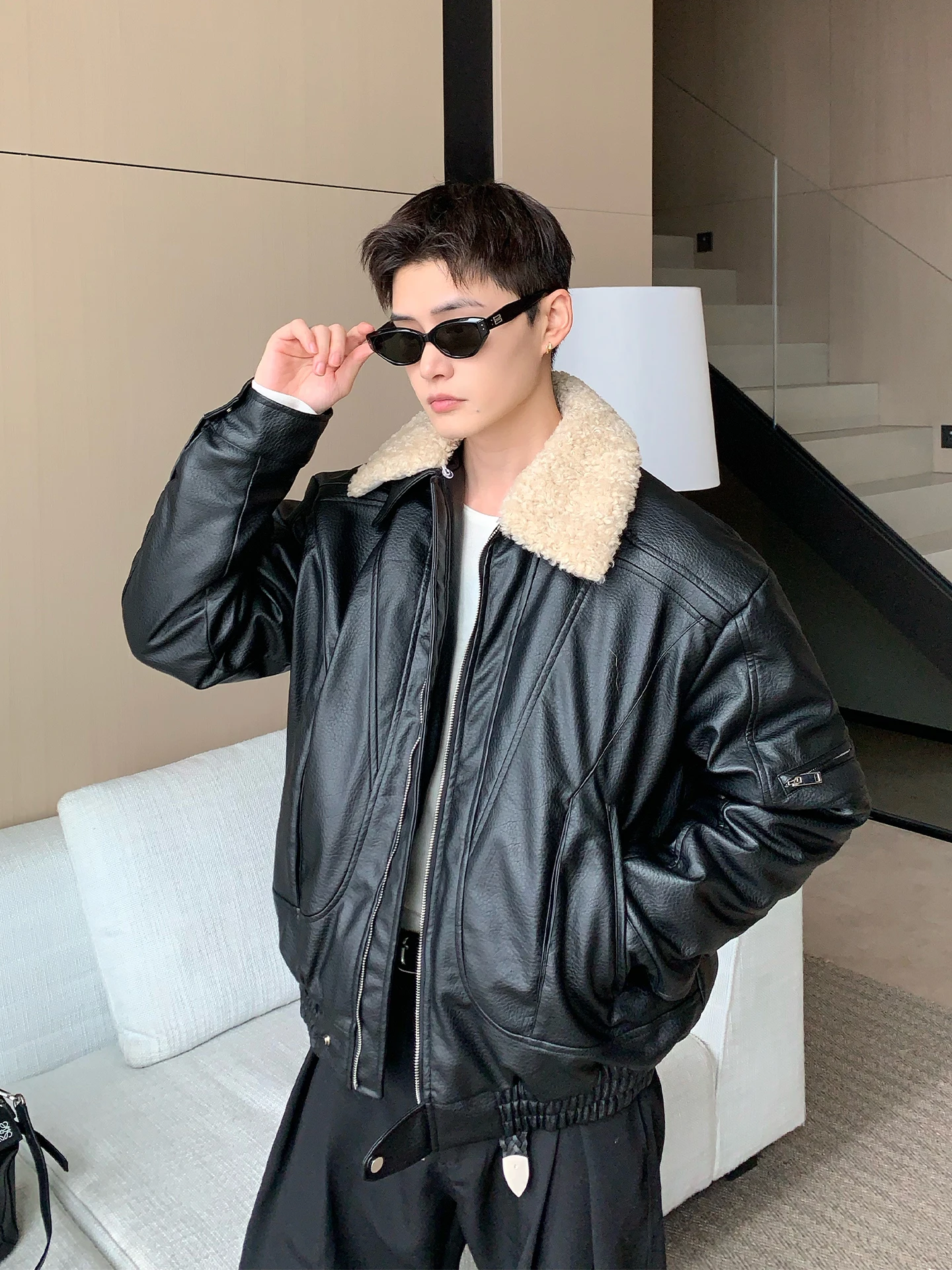 الرجال 2025 شتاء جديد انفصال فو الفراء طوق بولي معاطف معاطف جلدية الذكور وسيم دراجة نارية جاكيتات الرجعية سميكة الدافئة السترات #3