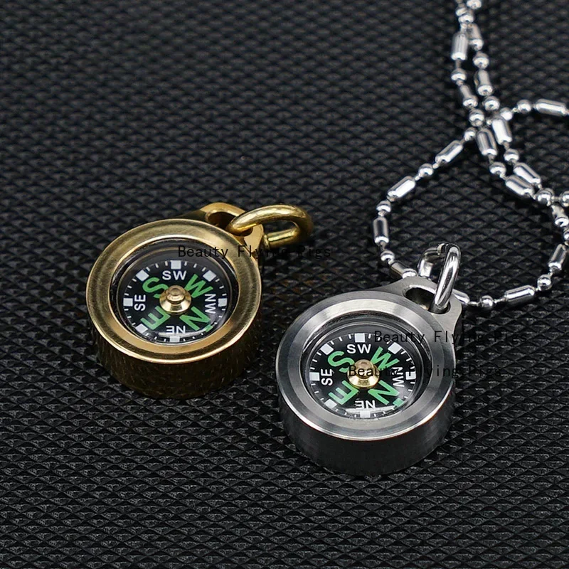 

1pc Metal Mini Compass Outdoor Compass Buckle Type Products Portable Luminous Waterproof Compass Outdoor Camping, Hiking Tools