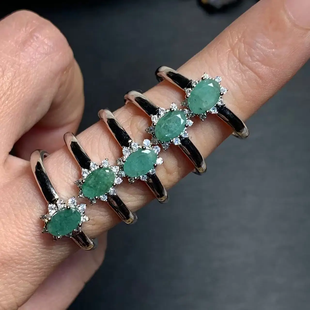 

LEAF Natural Emerald Ring Adjustable Female Classic Ring Jewelry for Women Gift Wholesale High Quality Vintage Fine