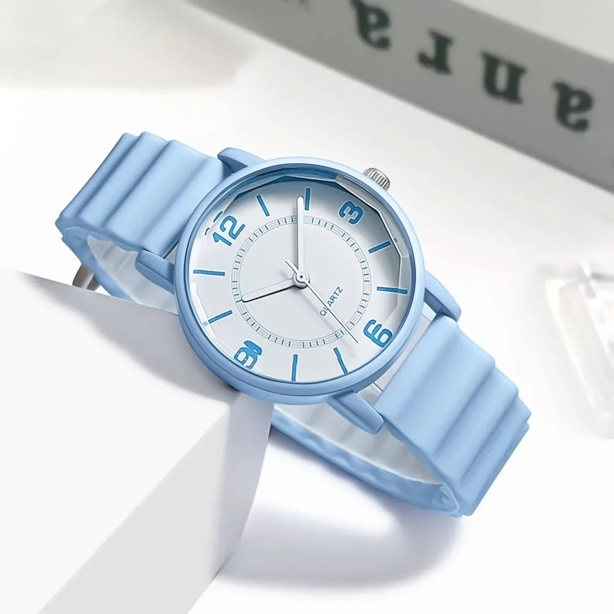 Montre à quartz avec bracelet en silicone pour femme, montre-bracelet décontractée, couleur bonbon, mode vestimentaire pour femme