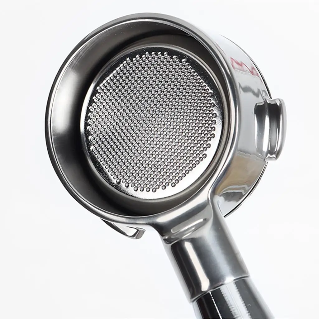 La manija del café expreso del café del portafiltro sin fondo de la máquina de café reemplaza