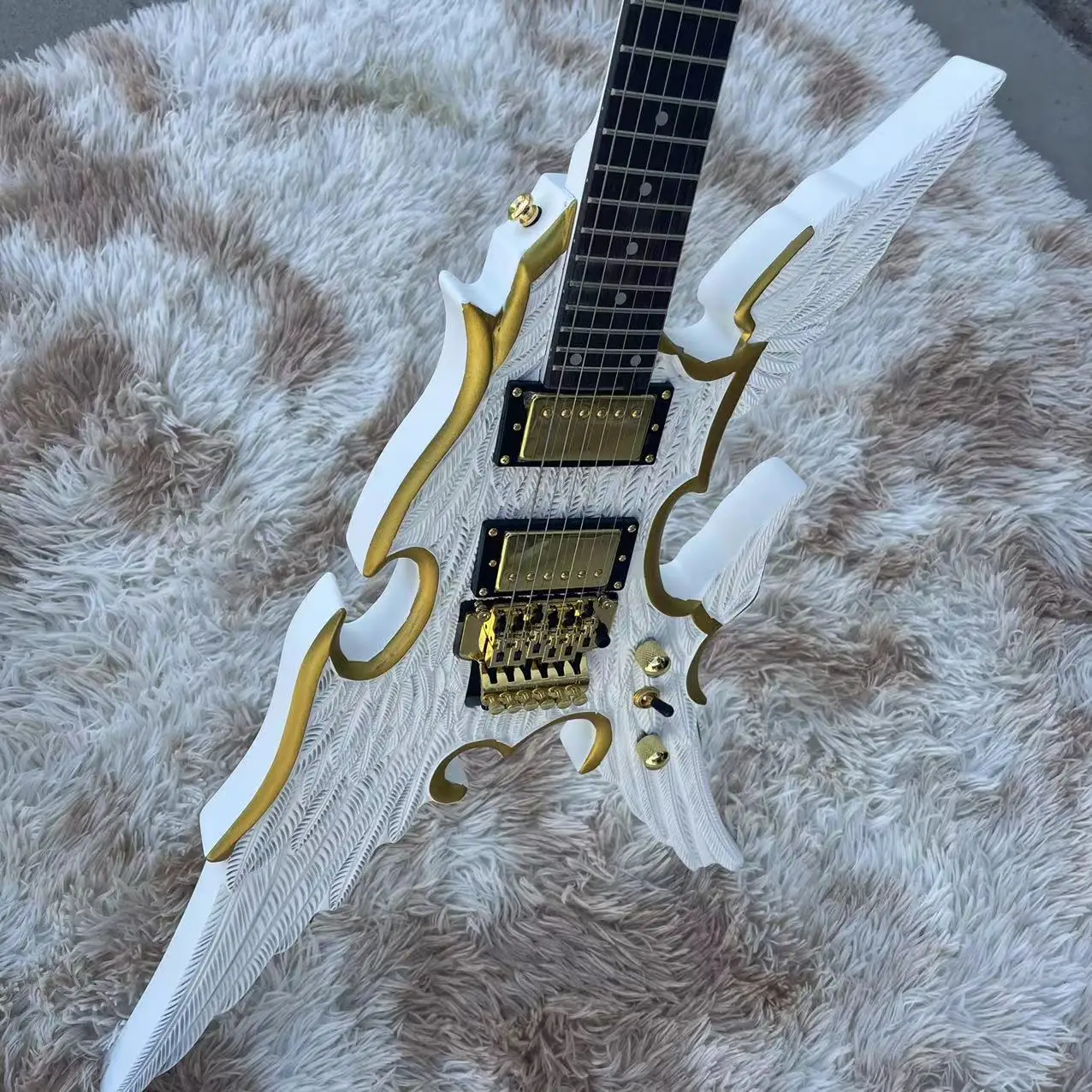 Engraved Angel Wings 6-string split electric guitar, white body with gold rim, real pictures of delivery, free delivery