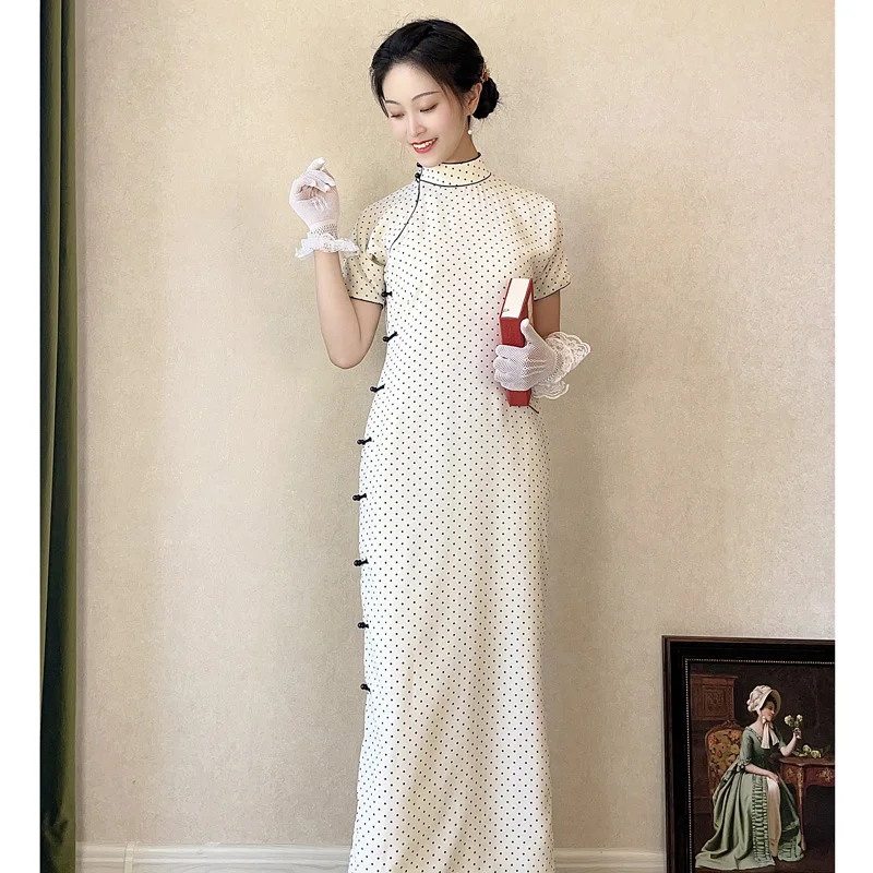 

Классическое бежевое ципао с круглым вырезом и коротким рукавом, простое, повседневное, с узором в горошек, для молодых женщин