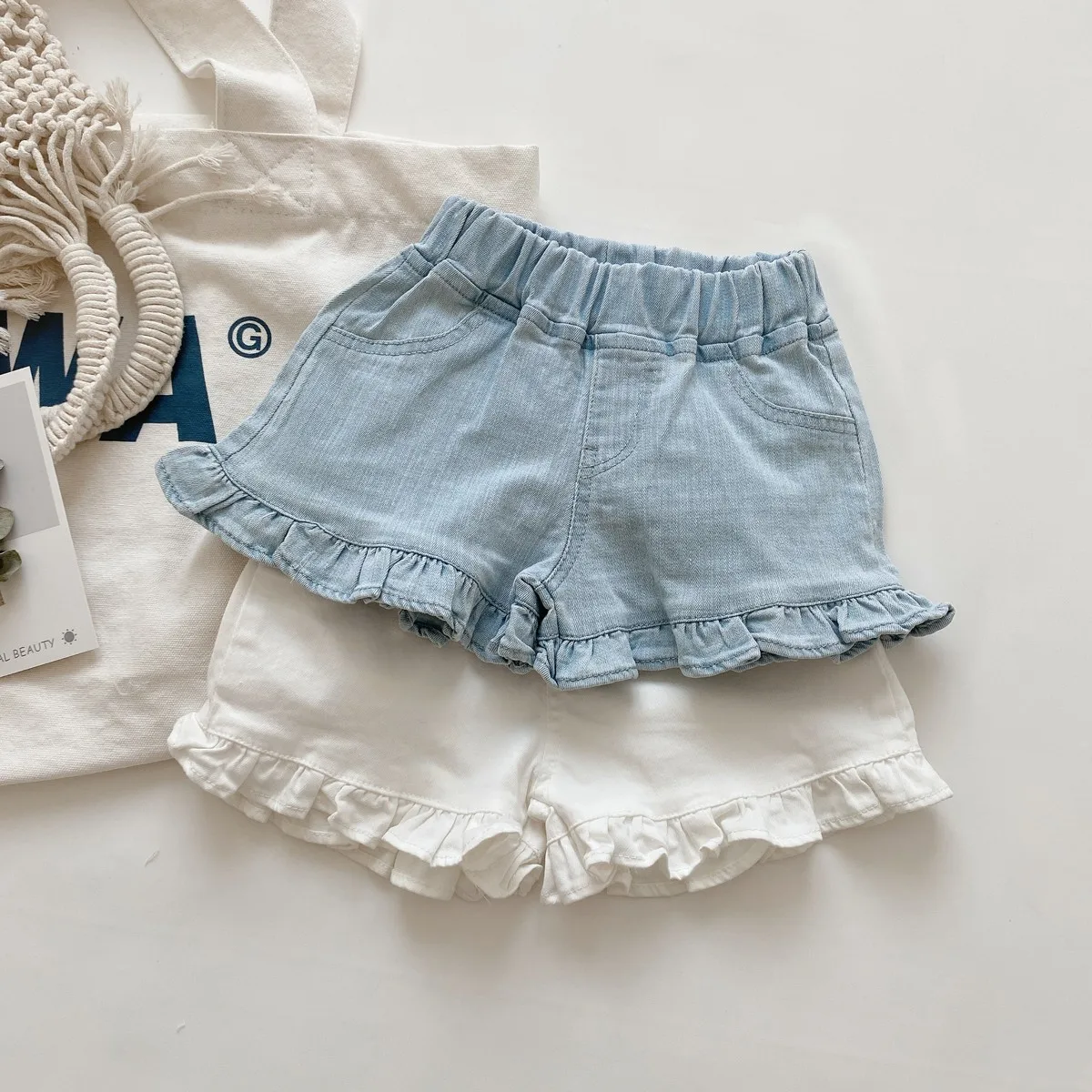 

Cute Little Girl's Soft Denim Shorts Baby Girl's Korean Style Wood Grain Ruffle Hot Pants Fashionable Summer 2024 Women's Clo...