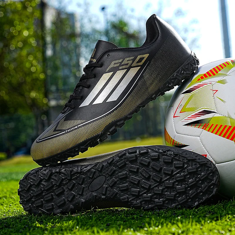 

Professional Mens Soccer Shoes SLIP-ON Non-Slip Turf Soccer Cleats for Kids TF/FG Training Football Boots Chuteira Campo 35-45