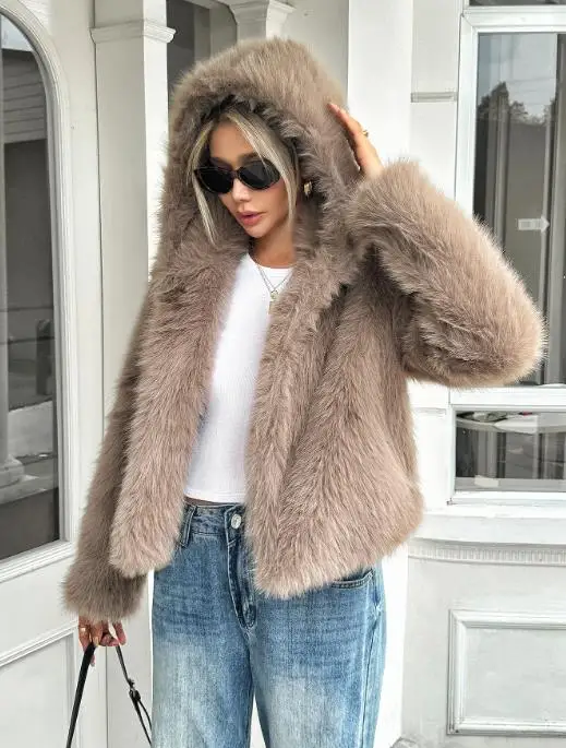 

Женская универсальная плюшевая куртка с длинными рукавами, осень-зима, отдых, 2025 г., модная повседневная верхняя одежда для женщин