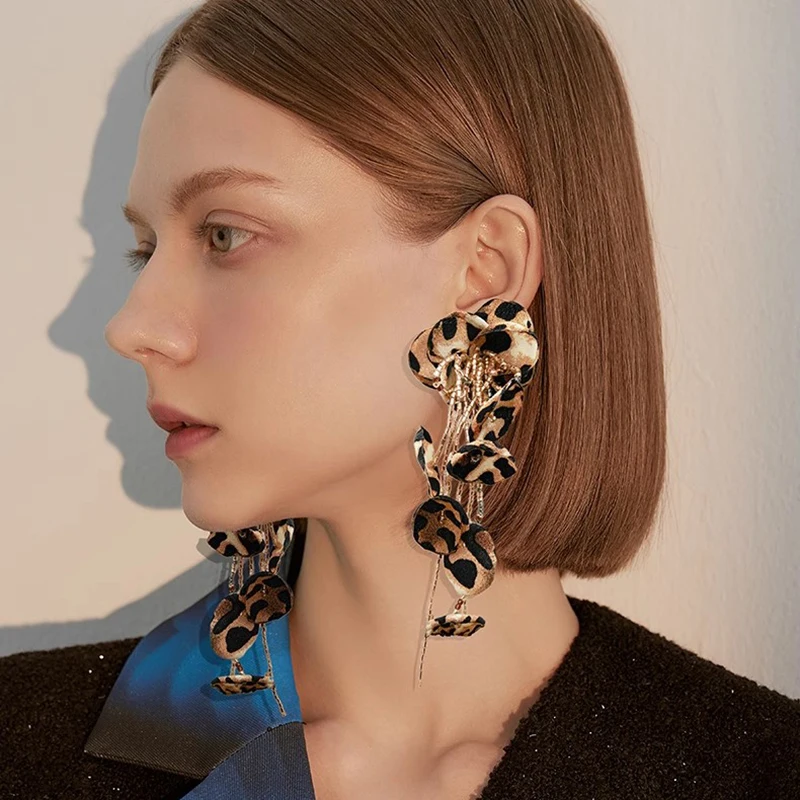 

Cool and fashionable leopard print exaggerated atmospheric hot girls high-end temperament tassel earrings, jewelry