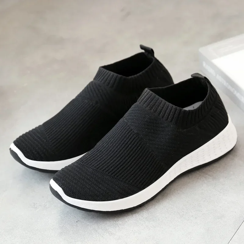 Neue atmungsaktive Schuhe Damen Turnschuhe Mode Slipper Stretch Stoff lässig Slip-On leichte weiche Sohle Damenschuhe Damen Sportschuhe