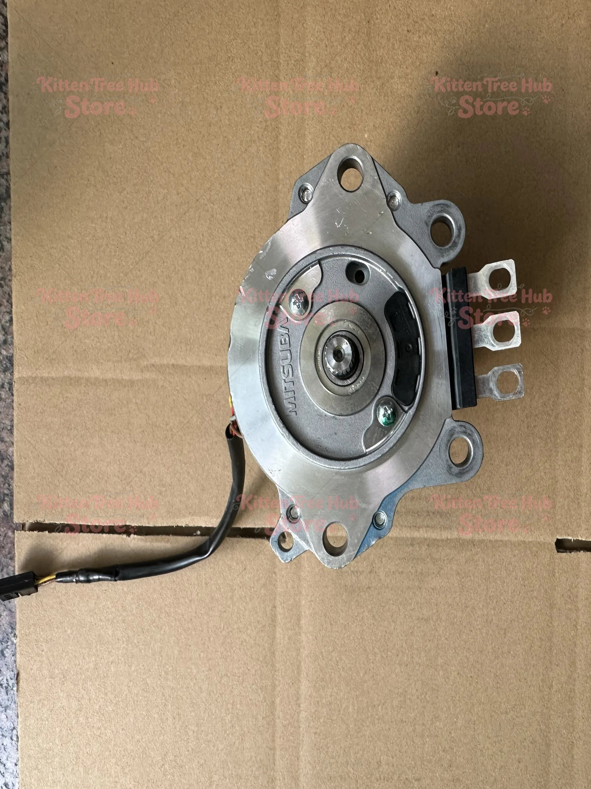 12V/24V Brushless High-Torque Motor 12V: 2100 RPM 24V: 4200 RPM Power: 800W, Not Brand New