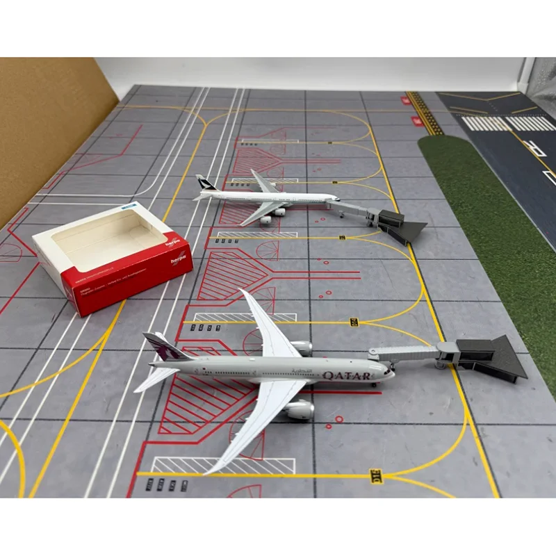 

Herpa масштаб 1/500 520553, покрытый фартук для моста, выходная модель самолета, сцена в аэропорту, пластиковые детали