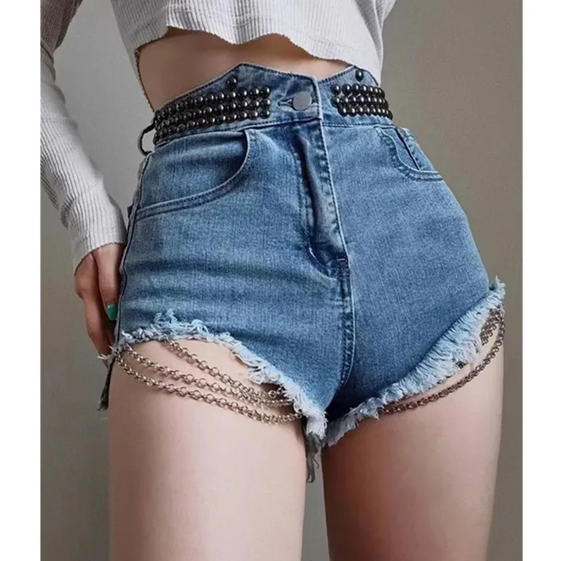 

Studded Chain Ragged Edge Design Sexy Denim Shorts Women's 2023 Summer New Slim Wrapped Hip Girls High Waist Short Hot Pants