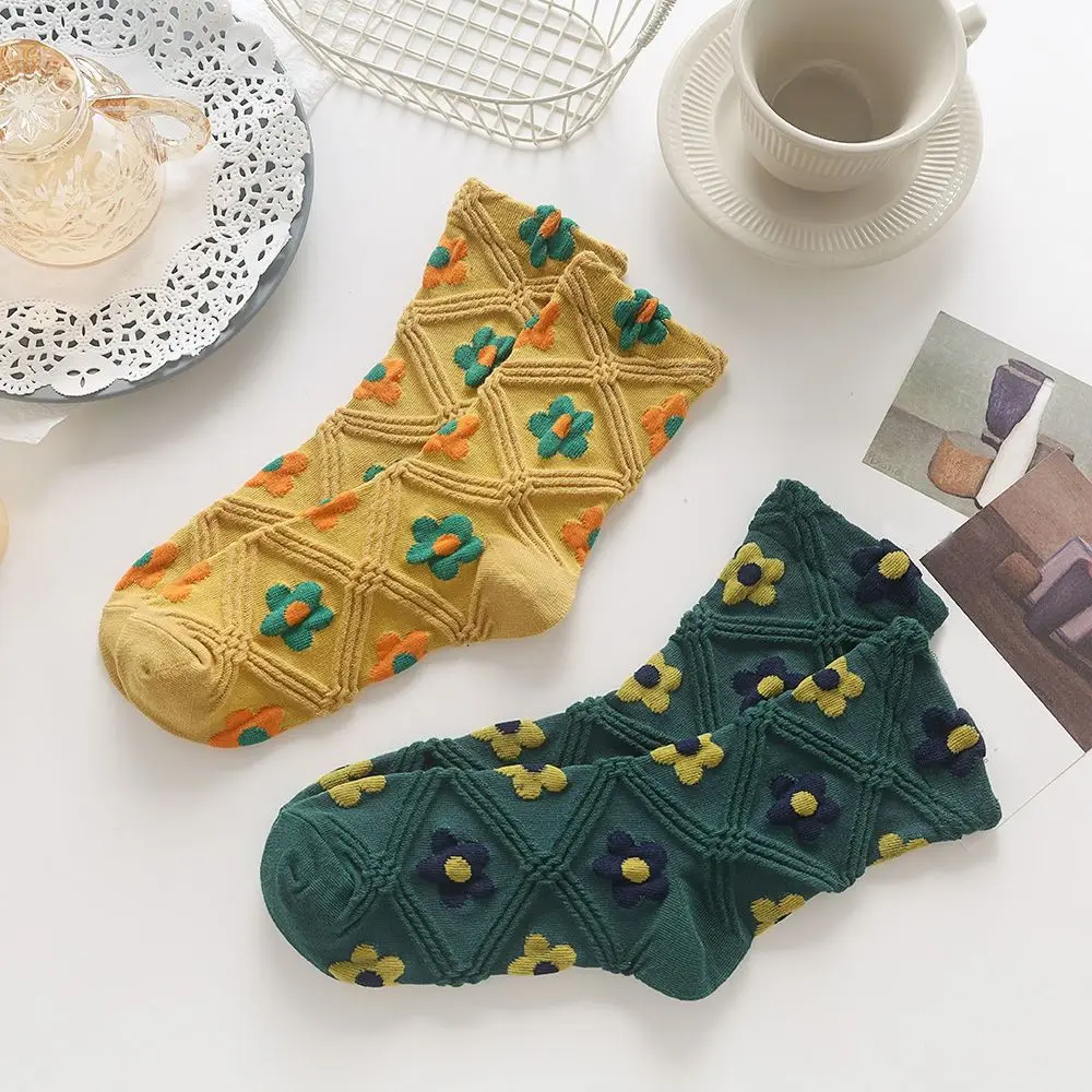 

5Pairs Trendy Sweet Women Cotton Socks Breathable Floral Mid Tube Socks Girls Hosiery Embroidery Autumn Flower Socks for Girls