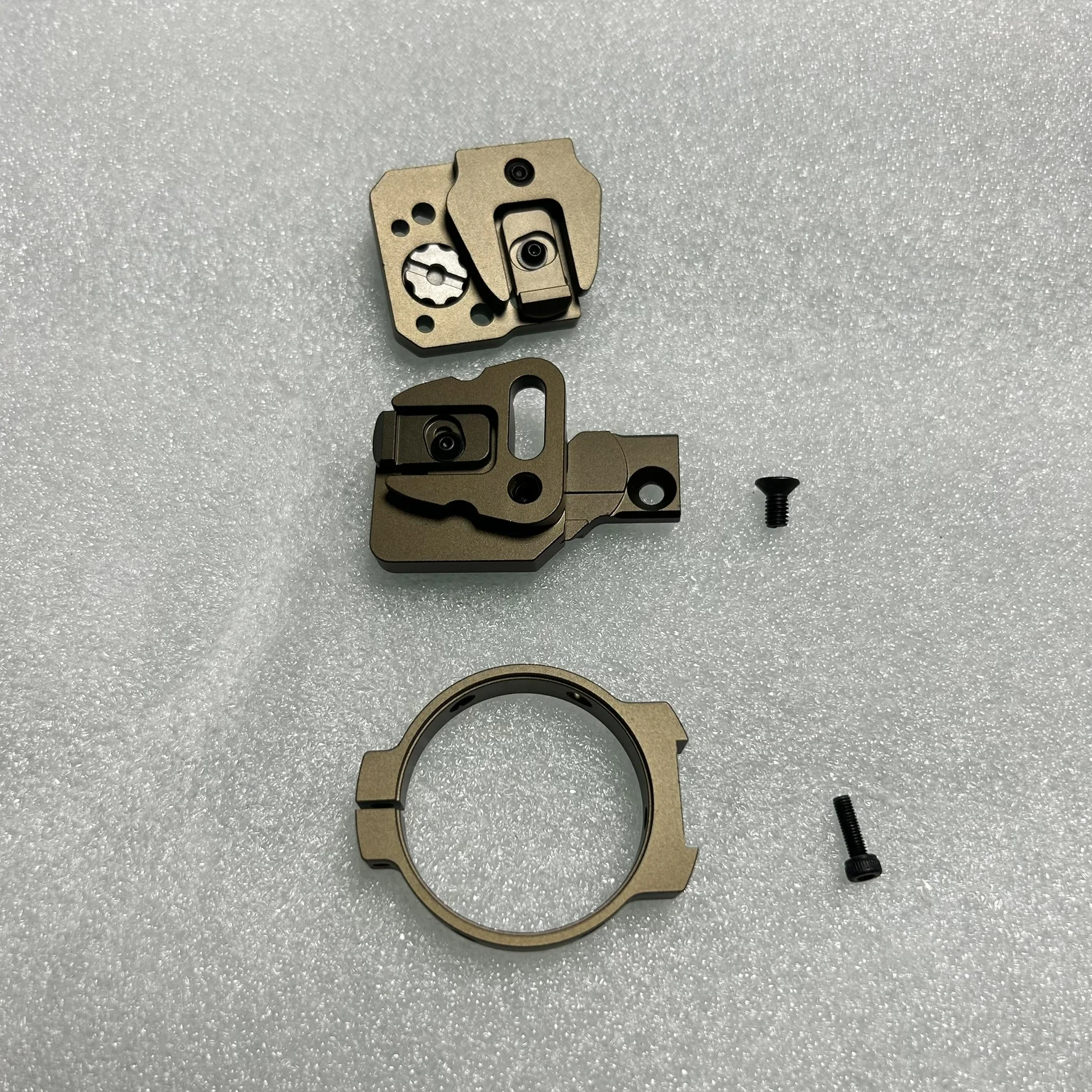 kit-de-montage-frontal-tactique-oss-kvc-avec-systeme-de-connexion-rqe-–-compatible-avec-l'adaptateur-universel-polyvalent-de-vision-nocturne-pvs-14