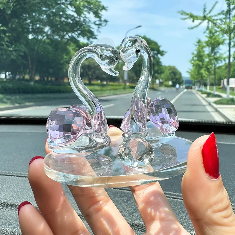 

Хрустальный лебедь, небольшой орнамент, украшение автомобиля