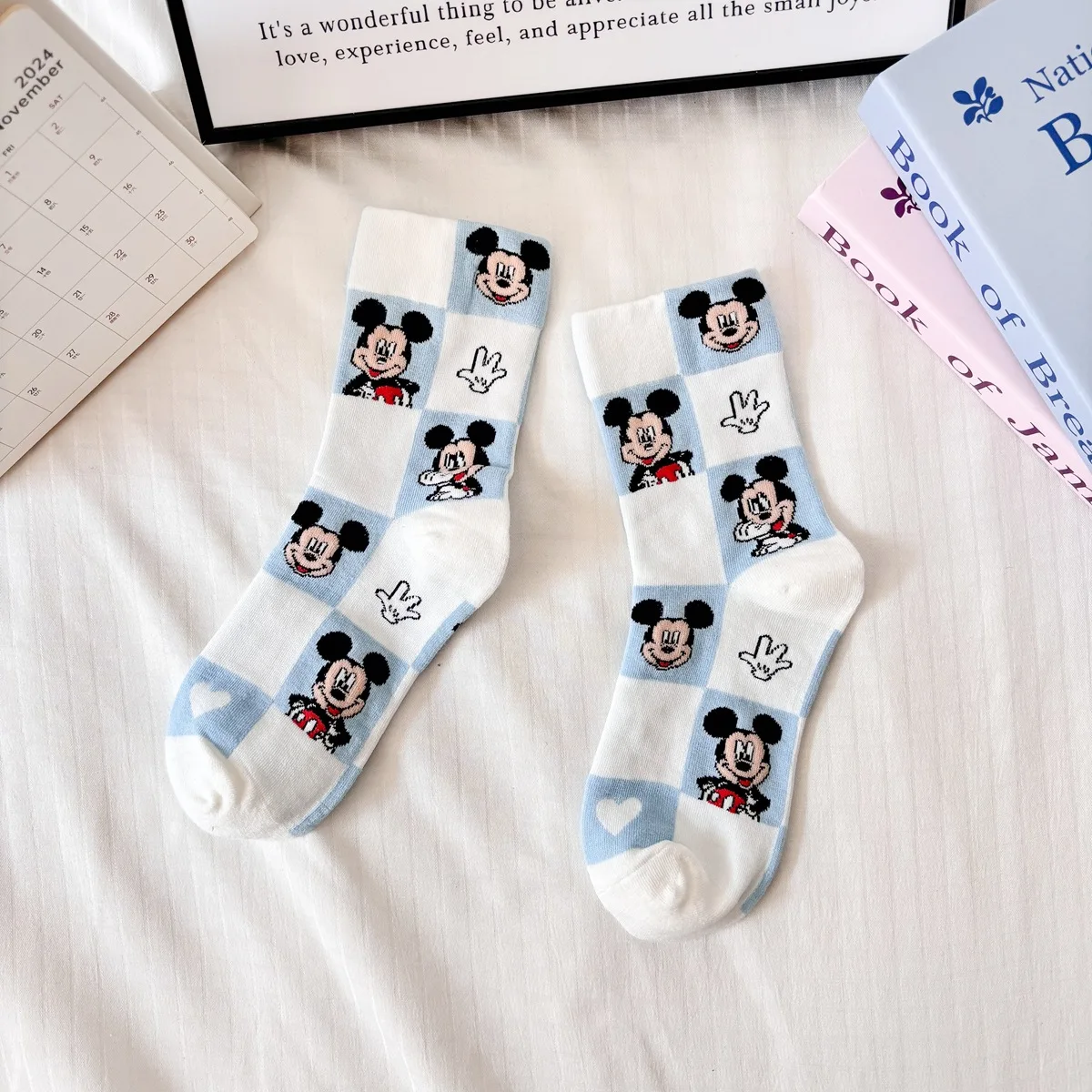 Calcetines de Disney con puntadas de Mickey Mouse, Pato Donald, dibujos animados de Anime en tubo, calcetines deportivos suaves y transpirables para primavera y otoño, regalo Kawaii