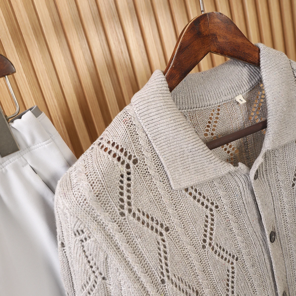 

Luxury Silk Wool Blend Men's ort Sve T-irt Knitted Hollow out Design Faionable Urban Sle Suitable for All Seasons