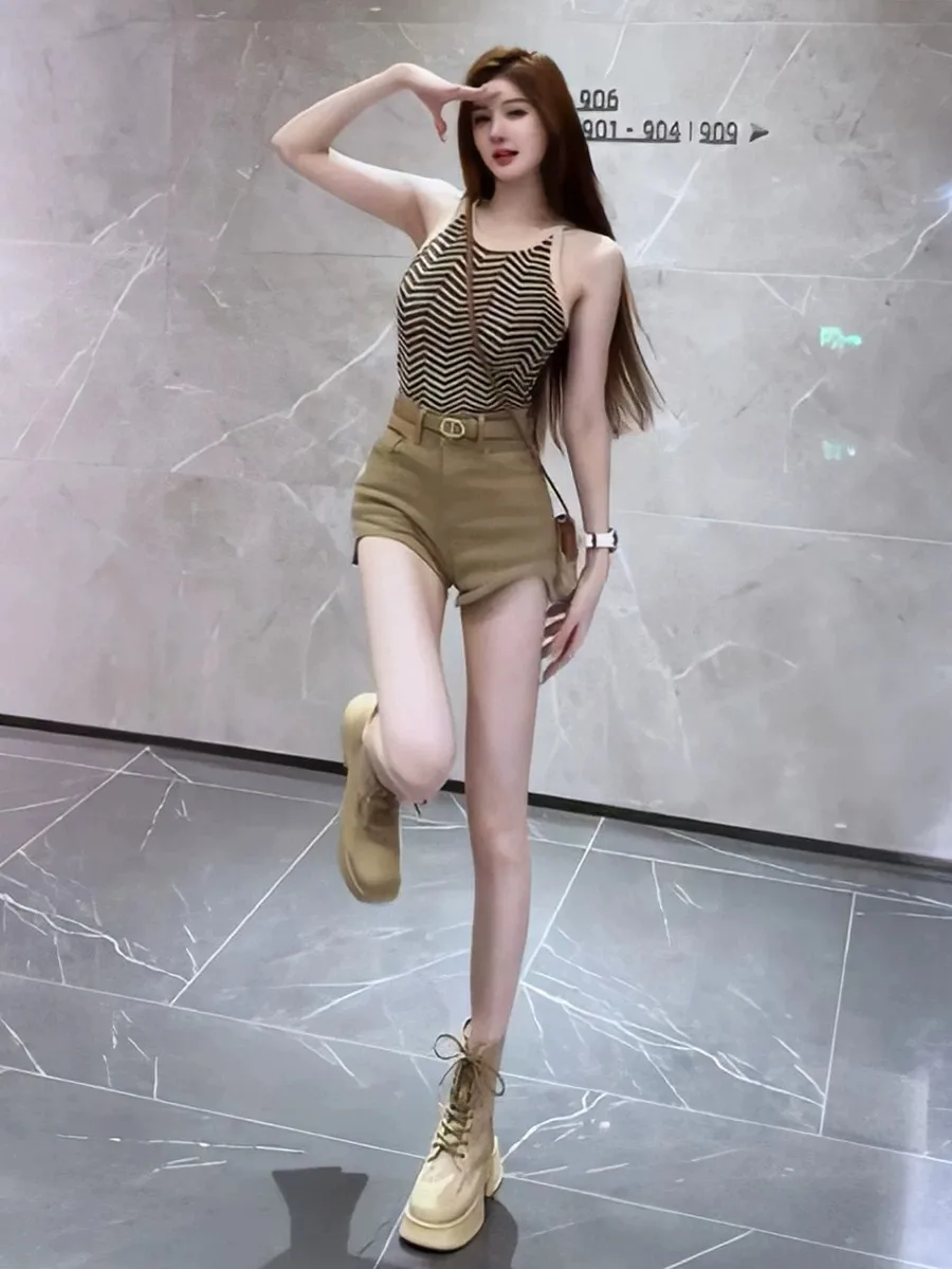 

High Waist Denim Shorts Women's Retro Korean Version Butt Lifting Slimming Fashionable Spicy A-Line Hot Pants Trendy Summer N...