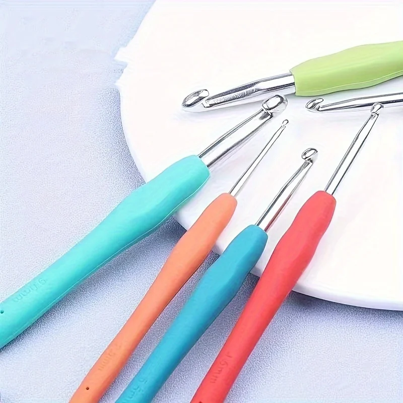 9-teiliges Regenbogen-Aluminium-Häkelnadel-Set 2-6mm Ergonomischer Komfortgriff Glatte Nadeln DIY Strick- und Webwerkzeuge – Detail 3