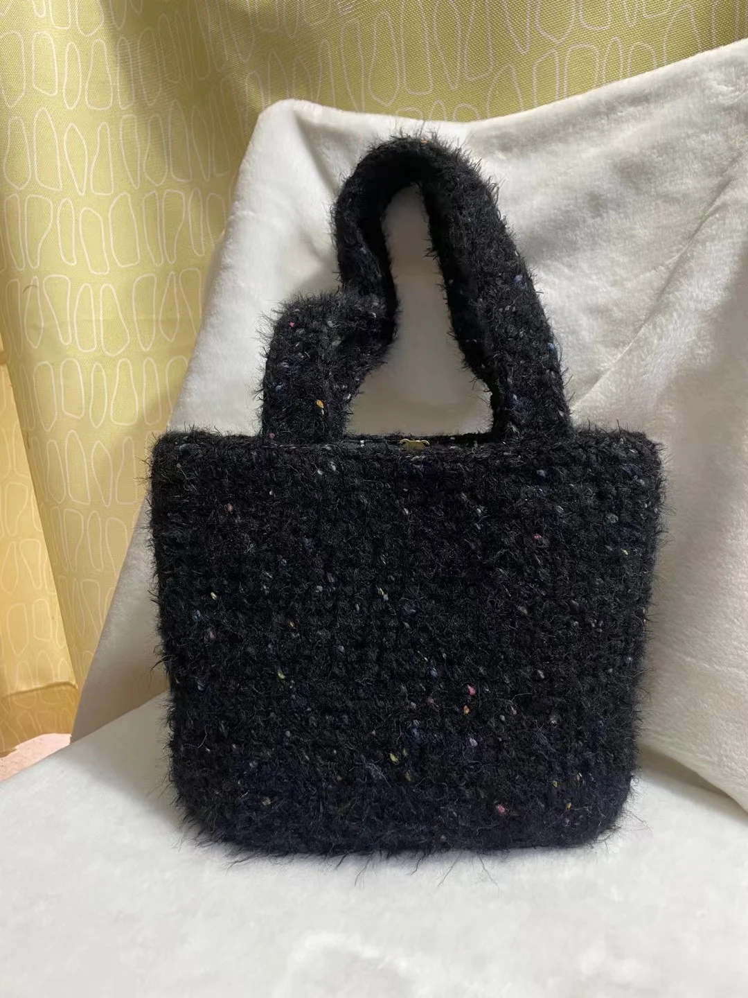 handwoven-mixed-yarn-tote-bag-shoulder-bag-for-girlfriend-best-friend-casual-simple-style-women's-bag-with-hidden-fastener
