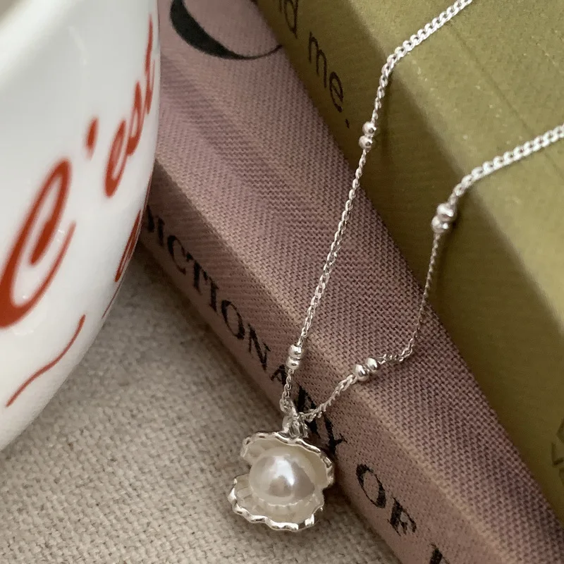 Pearl Shell Pendant Necklace For Women Delicate and Elegant Temperament Choker Chain Office Party Jewelry Birthday Gift