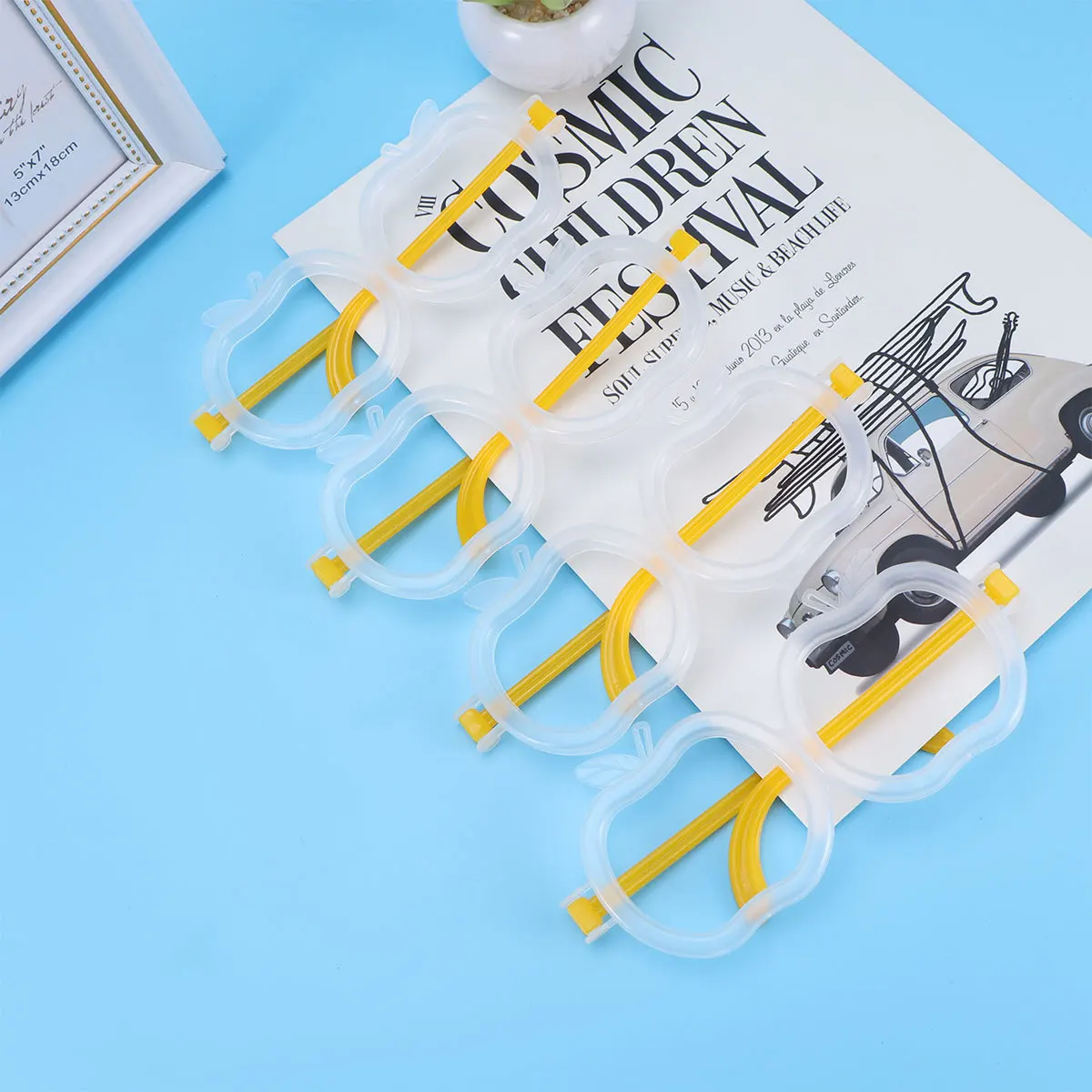 

30pcs Fluorescent Glasses Glow Accessories Light Up Apple Eyeglasses For Party Festival Night Events Christmas Wedding Portable