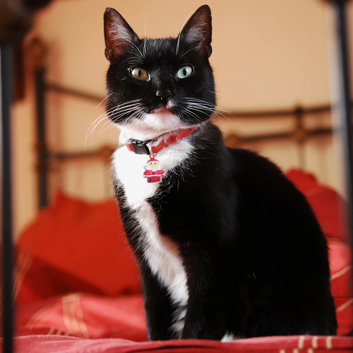 

10Pcs Santa Claus Shape Pet Bells Durable Iron Christmas Pendant Easy to Take on Off Pet Bells DIY Bell Accessory