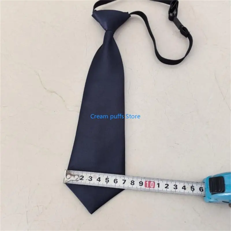 

Регулируемая детская галстука с регулируемым детьми.