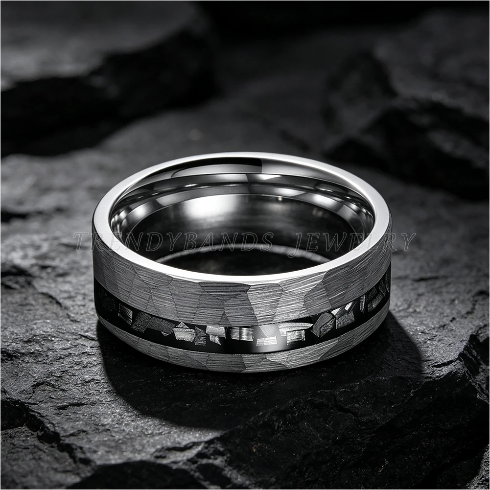 8mm Schwarze Wolframcarbid-Ringe, Modische Verlobungs- und Eheringe, Gehämmert für Männer und Frauen, Echte Meteorit-Einlage, Komfortabler Sitz – Detail 2