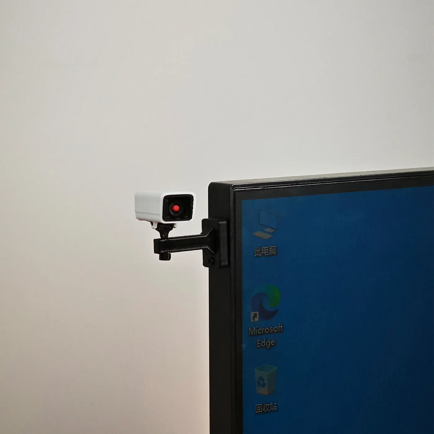 Lustige Simulierte Überwachungskamera-Spiegel-Dekoration, Desktop- und Monitor-Deko für Büroarbeitsplatz, Klebeband Inbegriffen – Detail 6