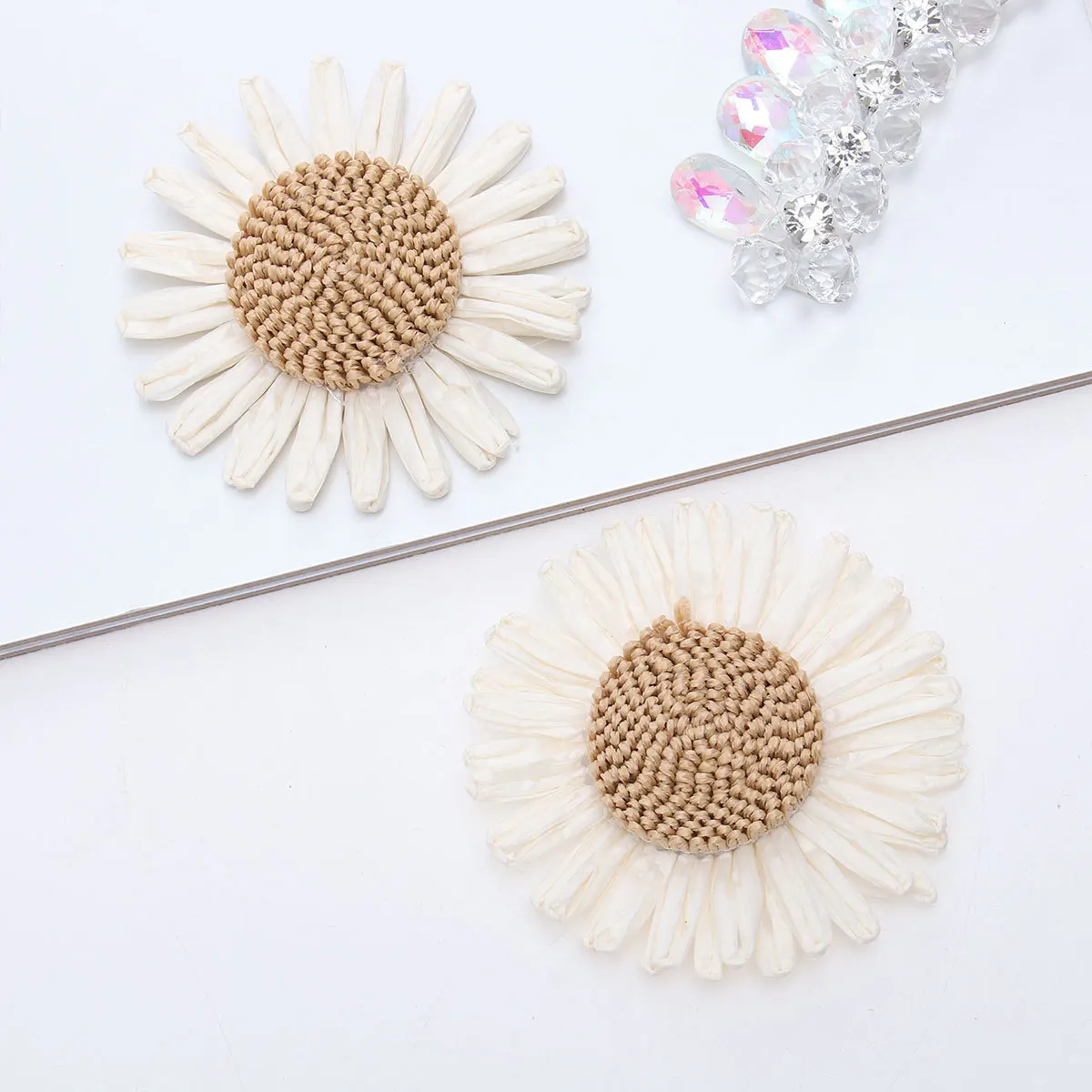 2 szt. Akcesoria do dekoracji kwiatami, wysokiej jakości włókniny, kwiaty w stylu vintage do samodzielnego wykonania, do butów, kapeluszy, rustykalne dekoracje odzieżowe, idealne na imprezy.