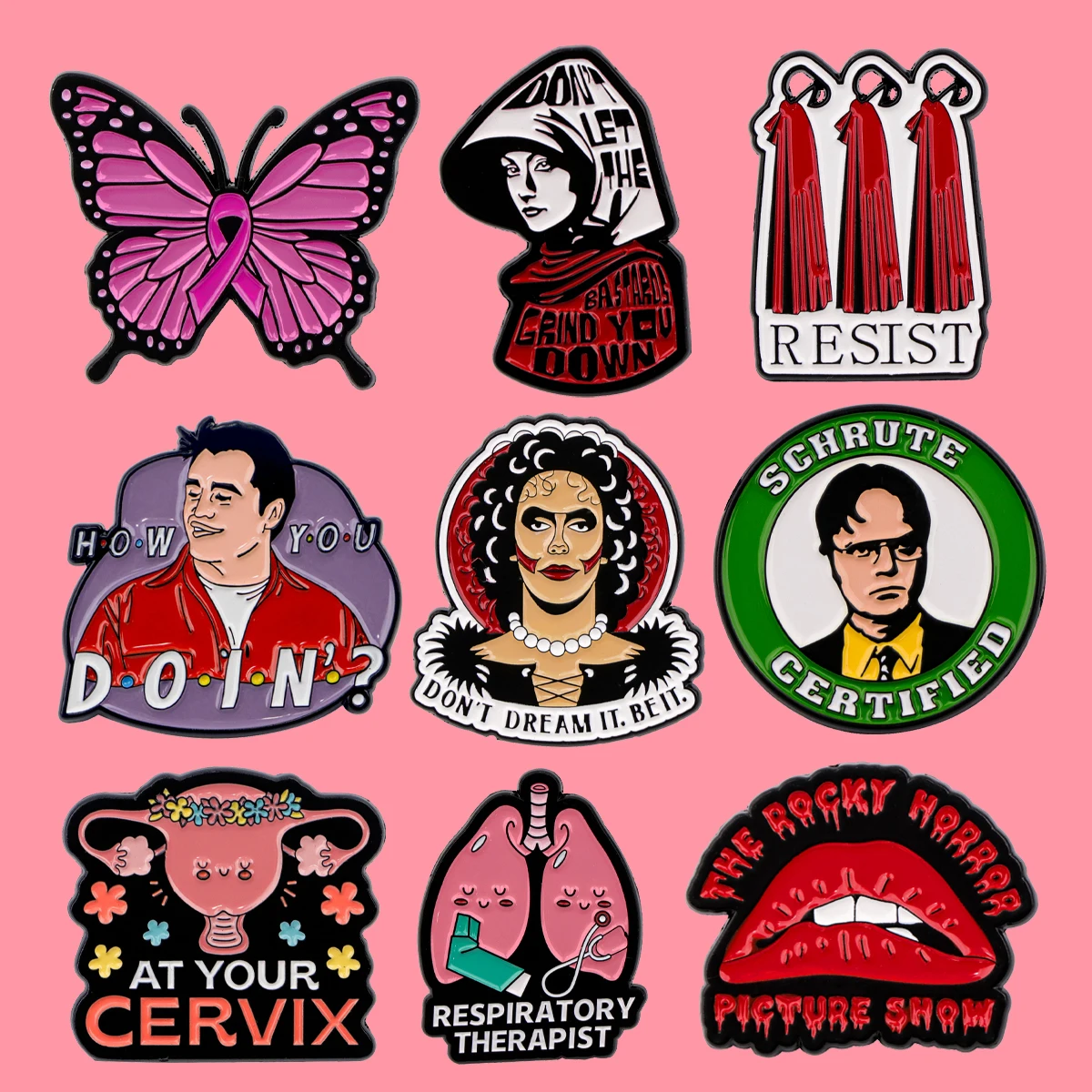 Rosa Schmetterling Emaille Pins Cartoon Charakter Pin Damen Broschen Abzeichen auf Rucksack Kostüm Accessoires Modeschmuck Geschenke