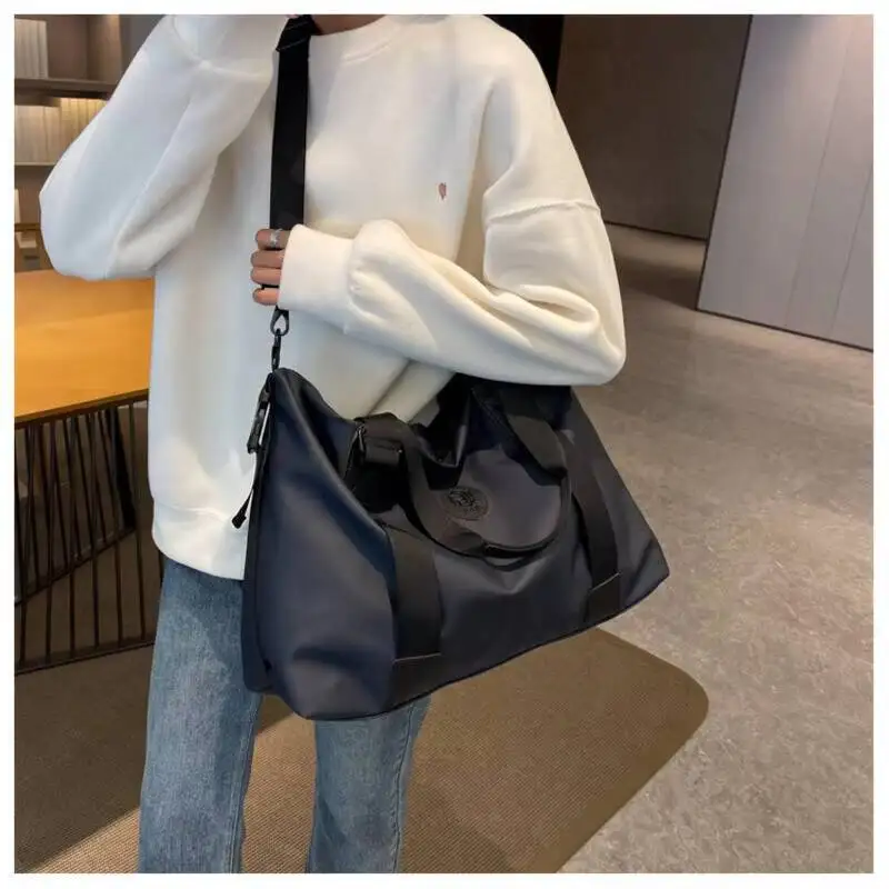 

Men Women Large Capacity Travel Duffel Bag with Adjustable Shoulder Strap Fashion Casual Fitness Bag for Workout & Short Trip