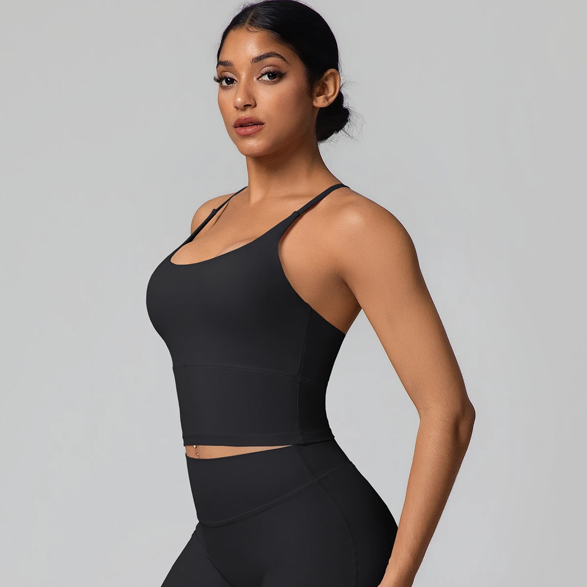1 Stück Einfarbiger Weicher Rückenfreier Fitness-Yoga-BH für Damen, Hochfester Stoßdämpfender Sport-Top mit Push-Up-Effekt und Brustpolster – Detail 12