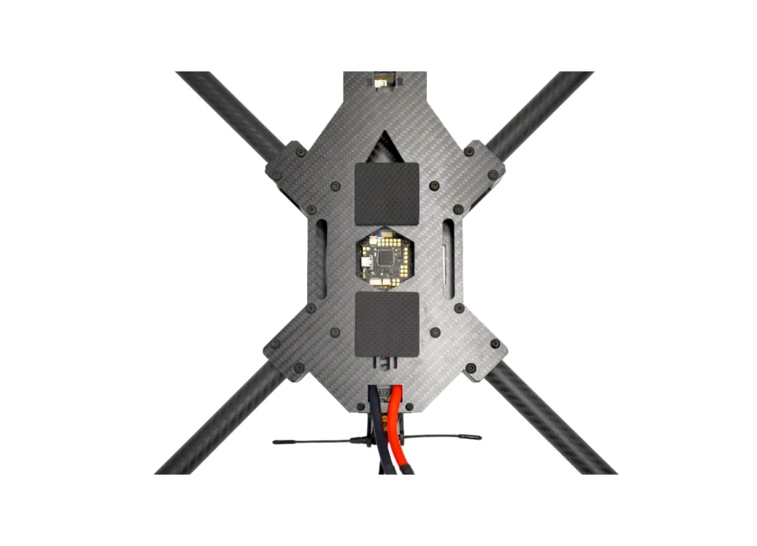 طائرة بدون طيار FPV جديدة مقاس 13 بوصة مع قدرة تحمل ممتازة، وأقصى قدرة تحميل 8 كجم، وقدرة طيران متميزة