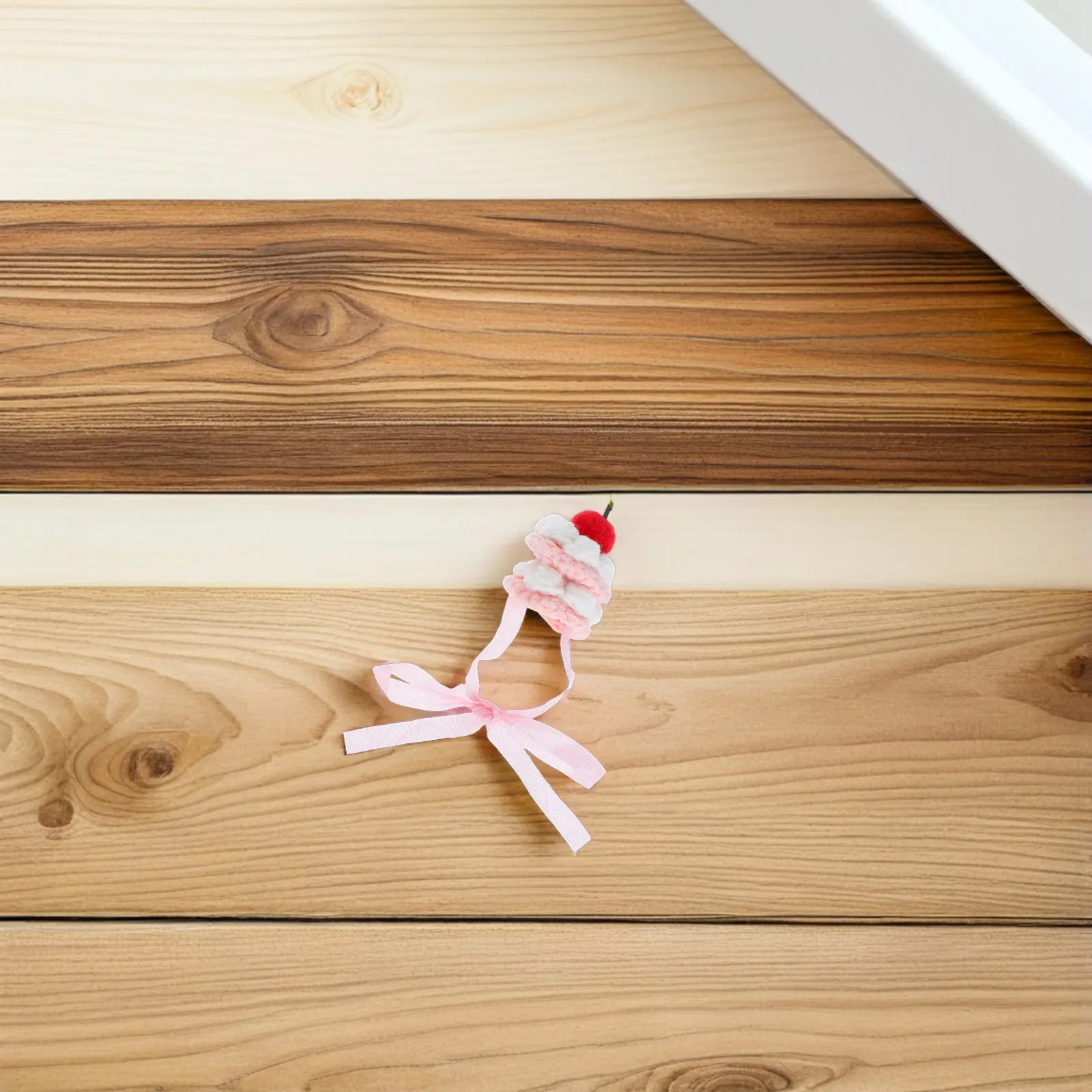 Mini Chapéu de Tricô Artesanal para Bonecas de 10-17cm - Design Delicado de Crochê em Formato de Bolo - Acessório Festivo para Temas de Festa