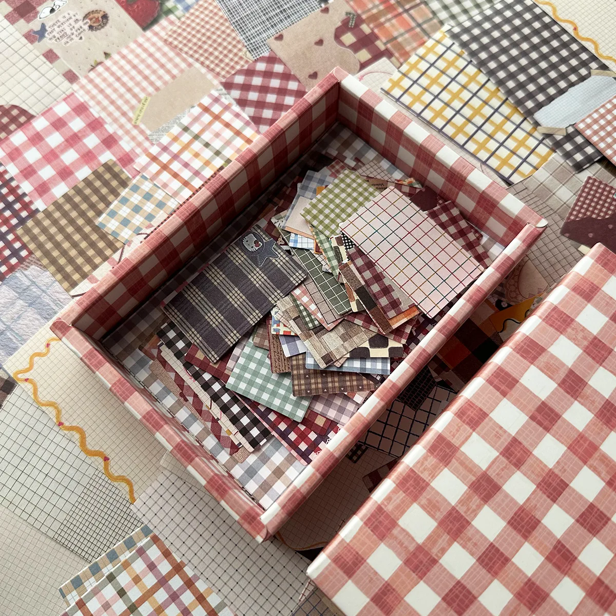 200 vellen vintage decoratief papier, geschikt voor doe-het-zelfprojecten, magazijn-collages, cadeauverpakkingen en decoratieve stickers. Handgemaakt decoratief papier.