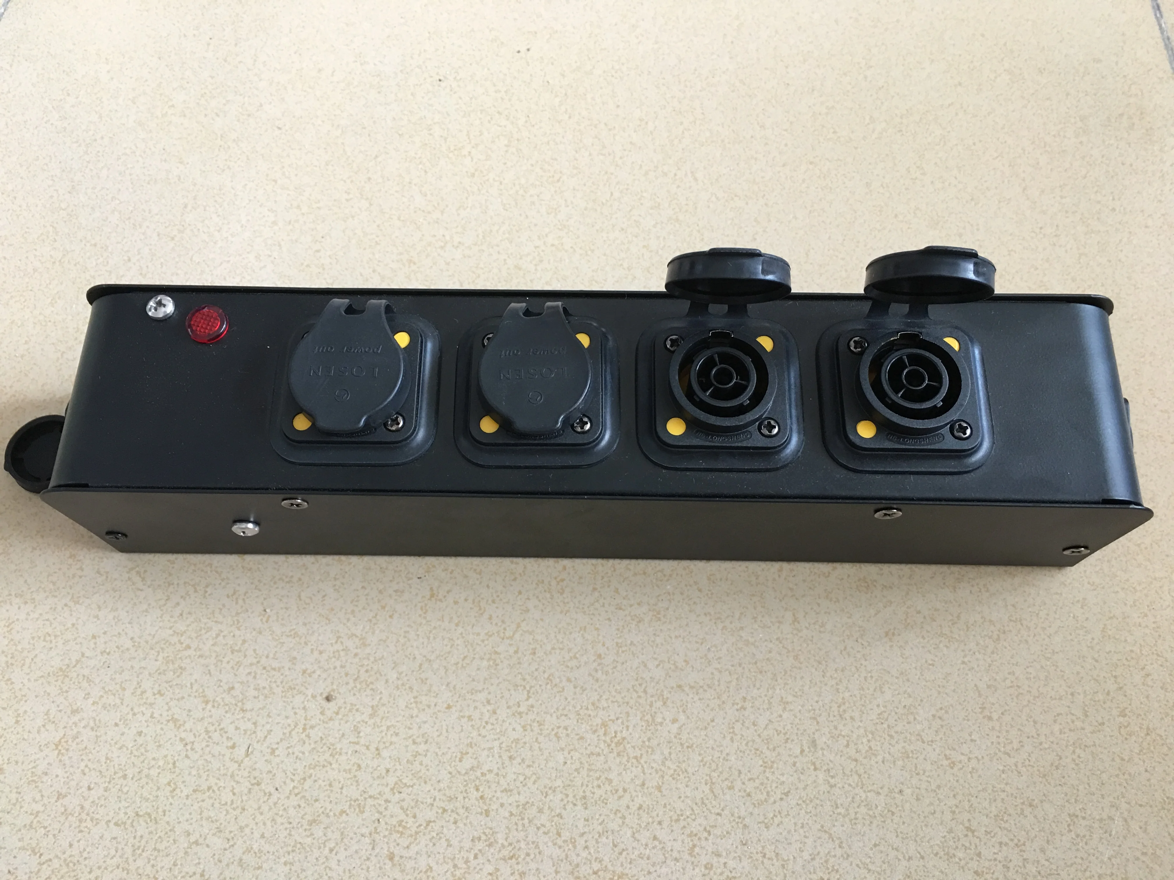 Poweron true box Waterproof Equipment 230V With Powercon Inlet And Outlet Box For Stage Lighting