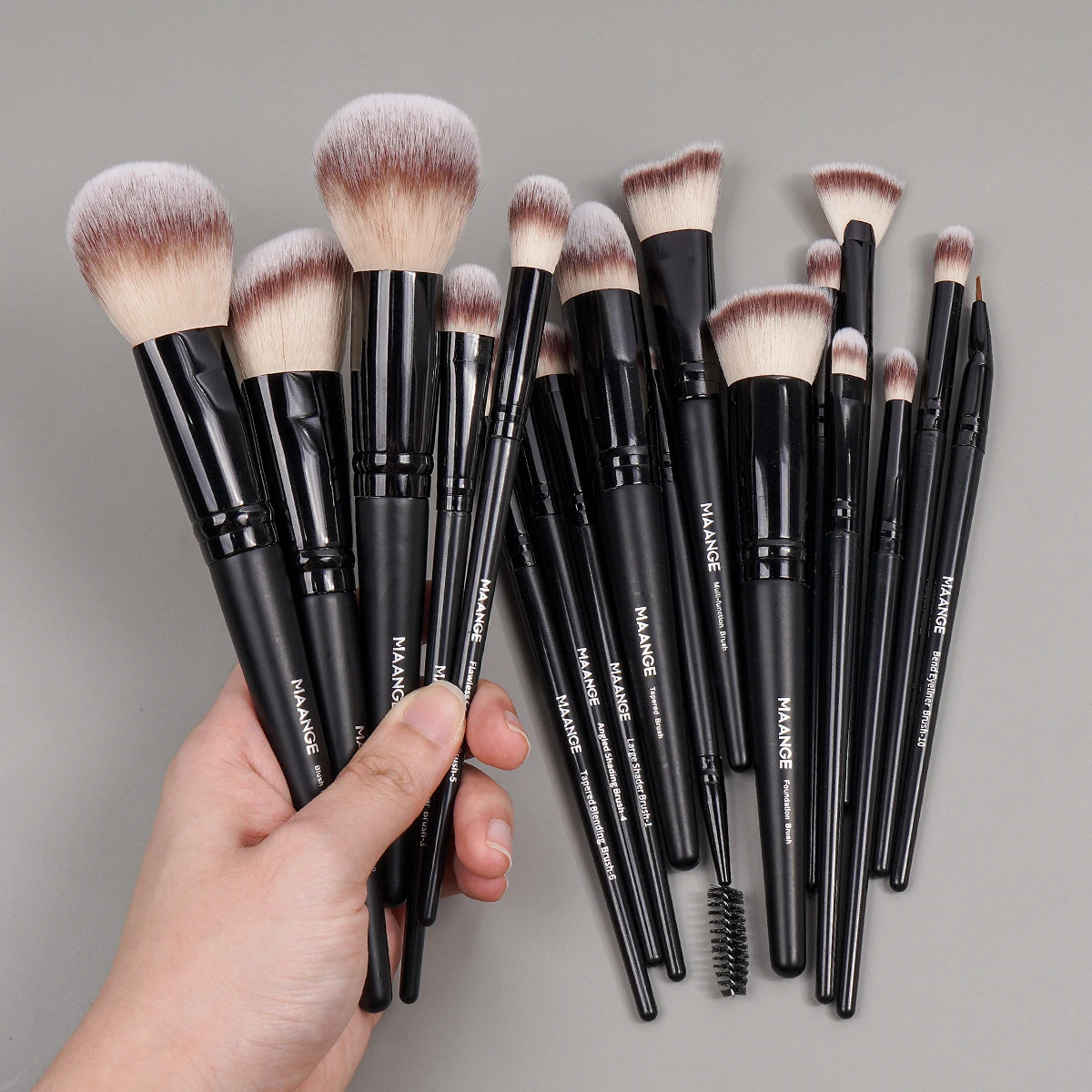 MAANGE 18pcs Makeup Brushes Set with Bag Dense Bristle Foundation Eyeshadow Brushes Set Face Cosmetic Makeup Tool for Beauty