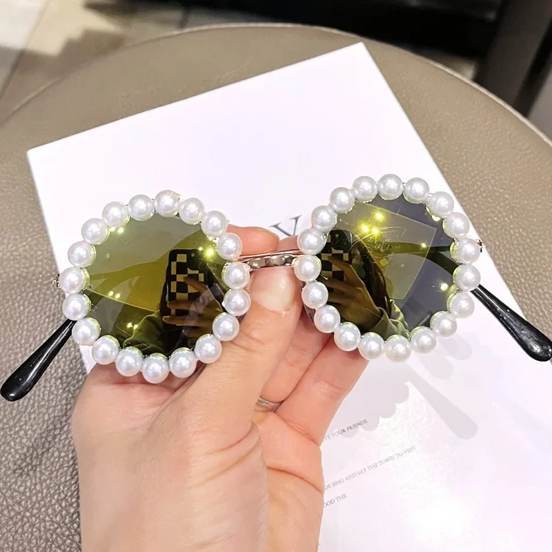 New Luxury Pearl Sunglasses Women Fashion Metal Frame Round Sunglasses Brand Designer Imitation Pearl Gradient Sun Glasses UV400