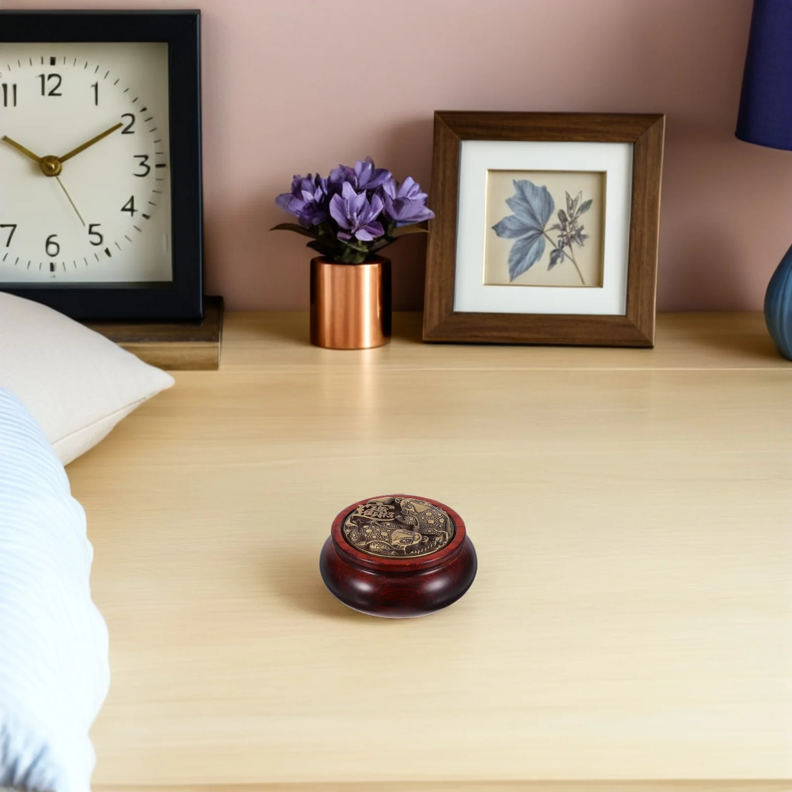 

2 шт. фиолетовые шарики для терапии рук из сандалового дерева, деревянные и латунные массажные инструменты ручной работы для расслабления тела, силы пальцев и