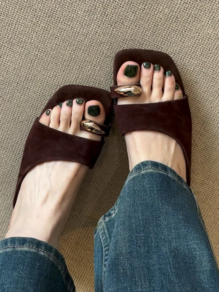 simplified-design-comfortable-leather-sandals-women's-2026-genuine-leather-universal-metal-toe-cap-square-head-cool-sandals