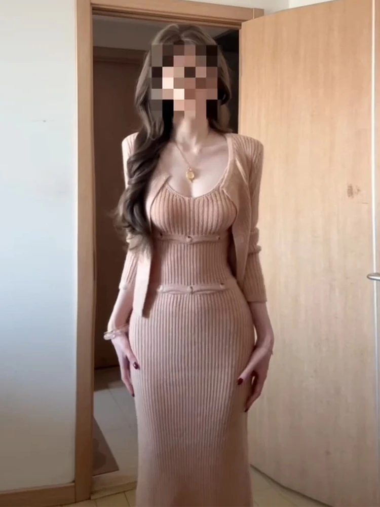 

Новинка 2025: Изысканный комплект из облегающей юбки-карандаш и топа на бретельках для женщин. Длинный, с завышенной талией, из полиэстера.