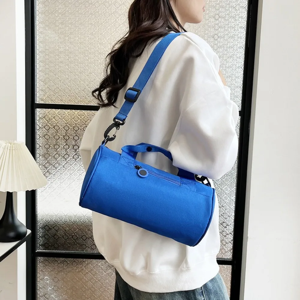 

Цилиндрическая спортивная сумка на одно плечо, нейлоновая большая вместительная женская сумка через плечо, водонепроницаемая однотонная сумка для хранения фитнеса, йоги