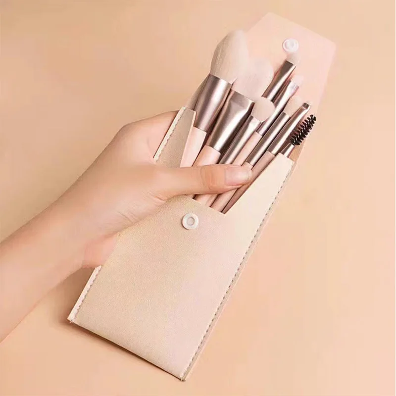 Set di pennelli per trucco albicocca 8 pezzi Mini set di pennelli per trucco portatile Strumento di bellezza per principianti Ombretto in polvere ultra morbida di alta qualità