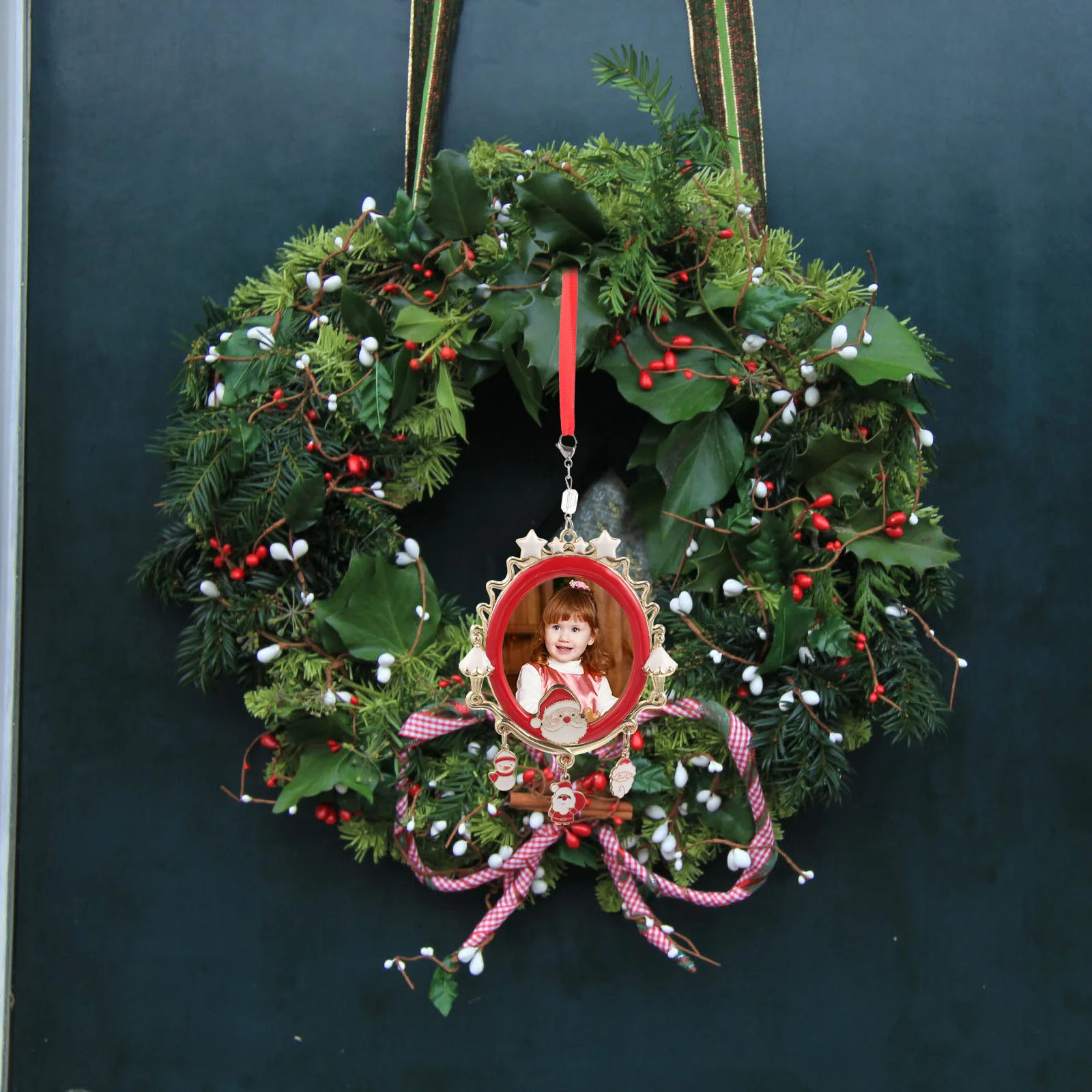 

Metal Christmas Hanging Decoration Picture Frame Pendant Ceiling Photo Ornaments Adorable Red Unfinished Man
