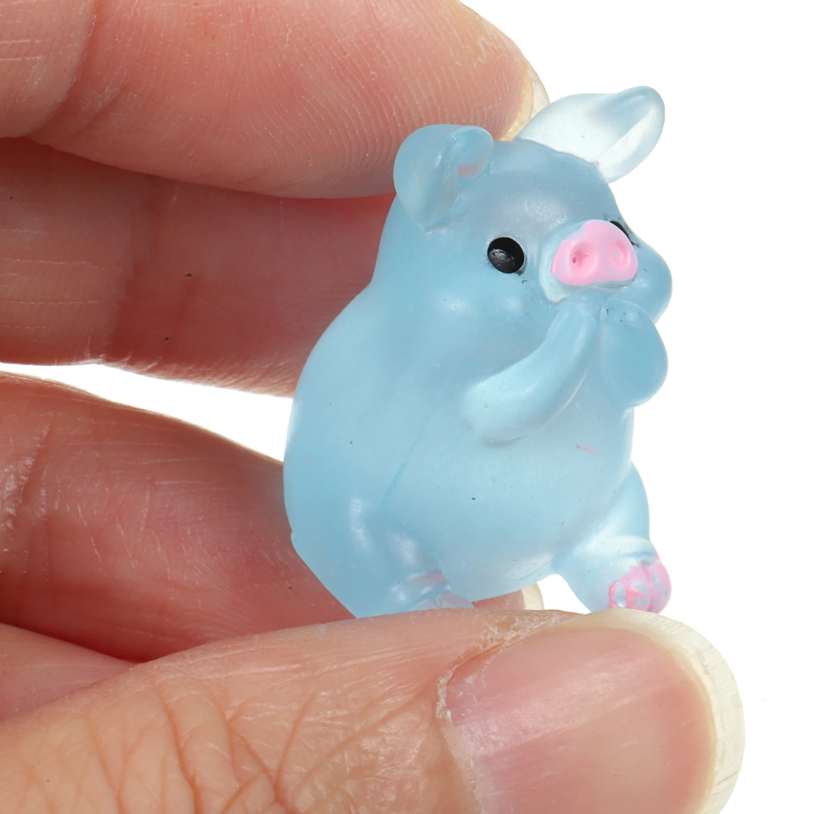 

30pcs Luminous Resin Pig Figurines Mini Animal Ornaments for Garden Landscape Dollhouse Car Decor Accessories NIGHT LIGHT