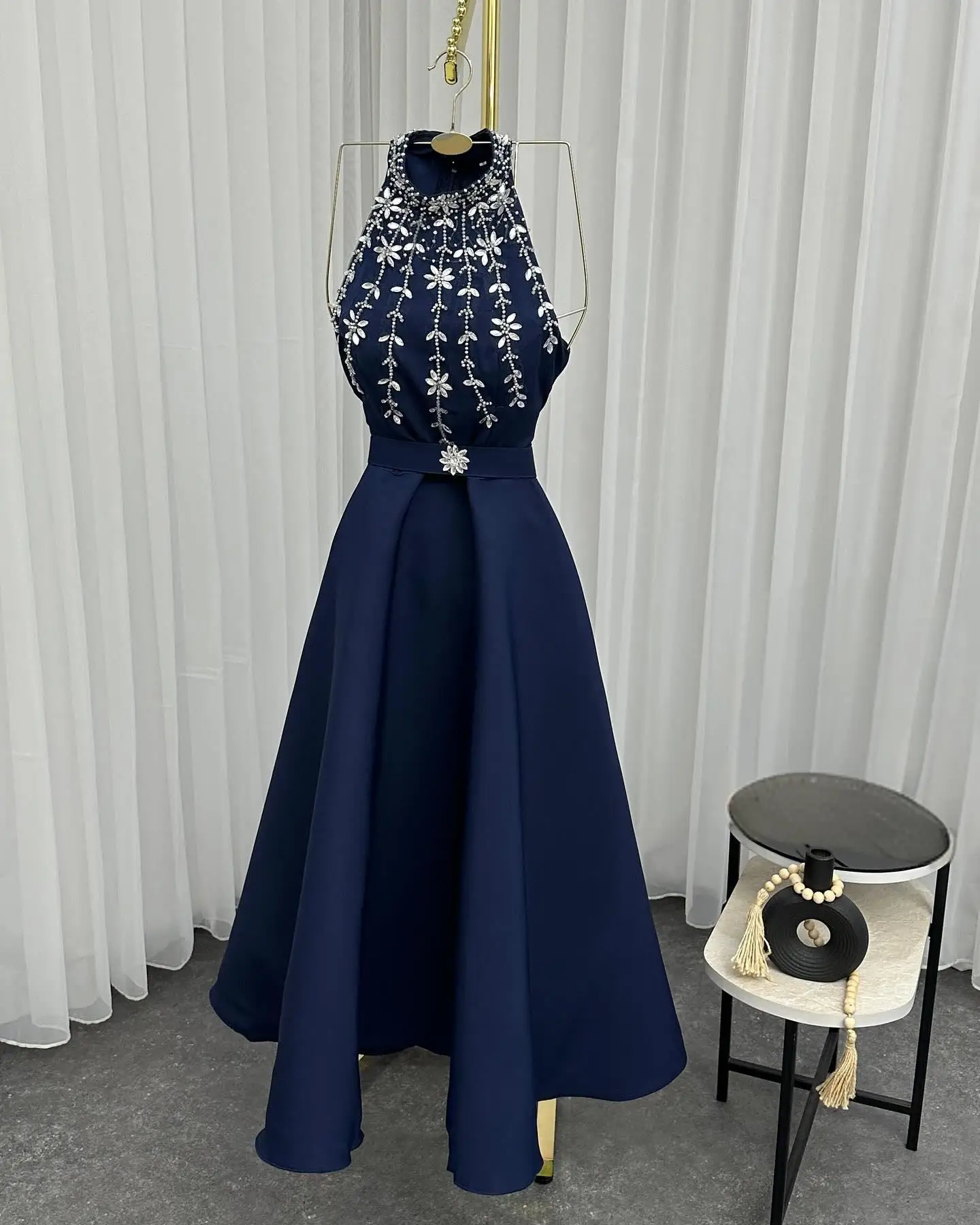 

Customized Sexy Jersey A-Line Crystal Flowers Evening Dress Fashion Sleeveless O-neck Floor Length فساتين سهرات